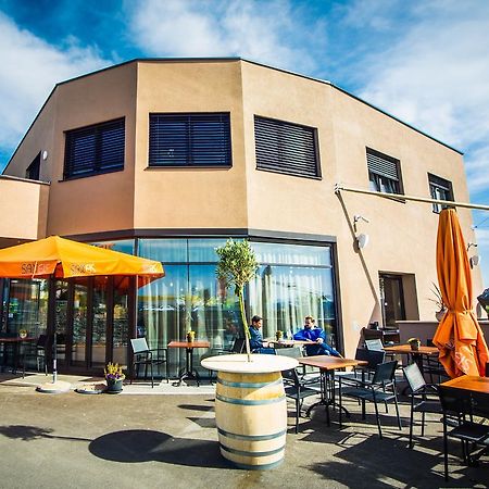 Cafe-Restaurant Leo Hotel Kalsdorf bei Graz Exterior foto